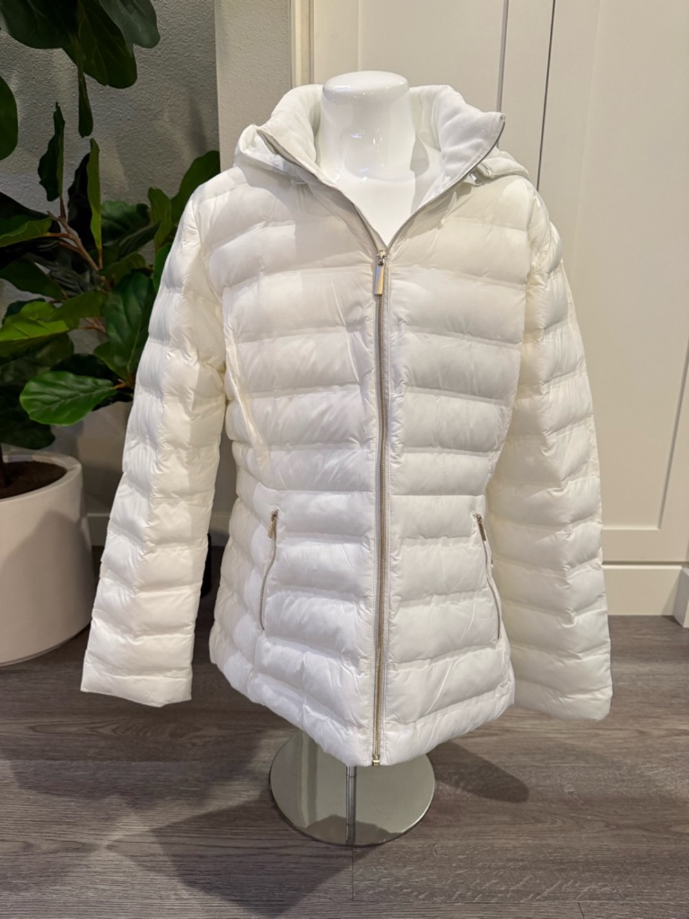 Women's White Hooded Packable Puffer Jacket